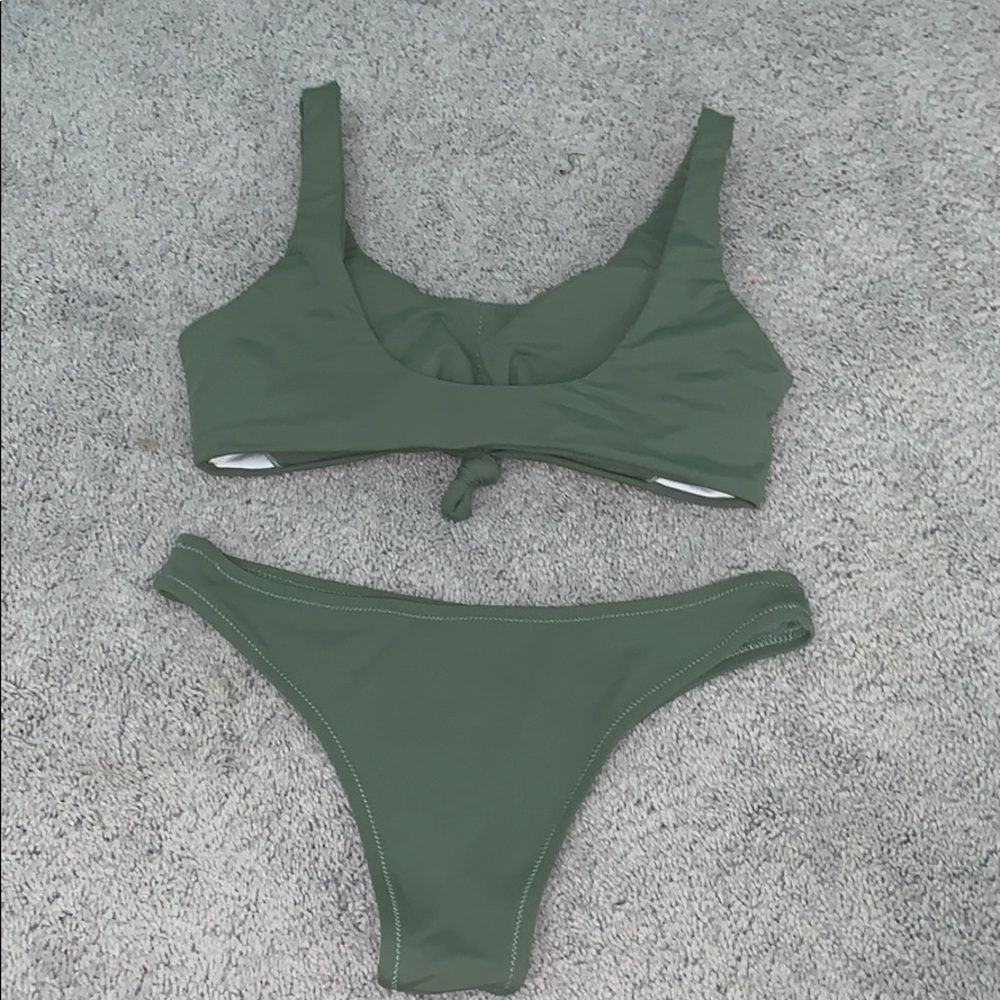 Bikini set - Picture 2 of 2
